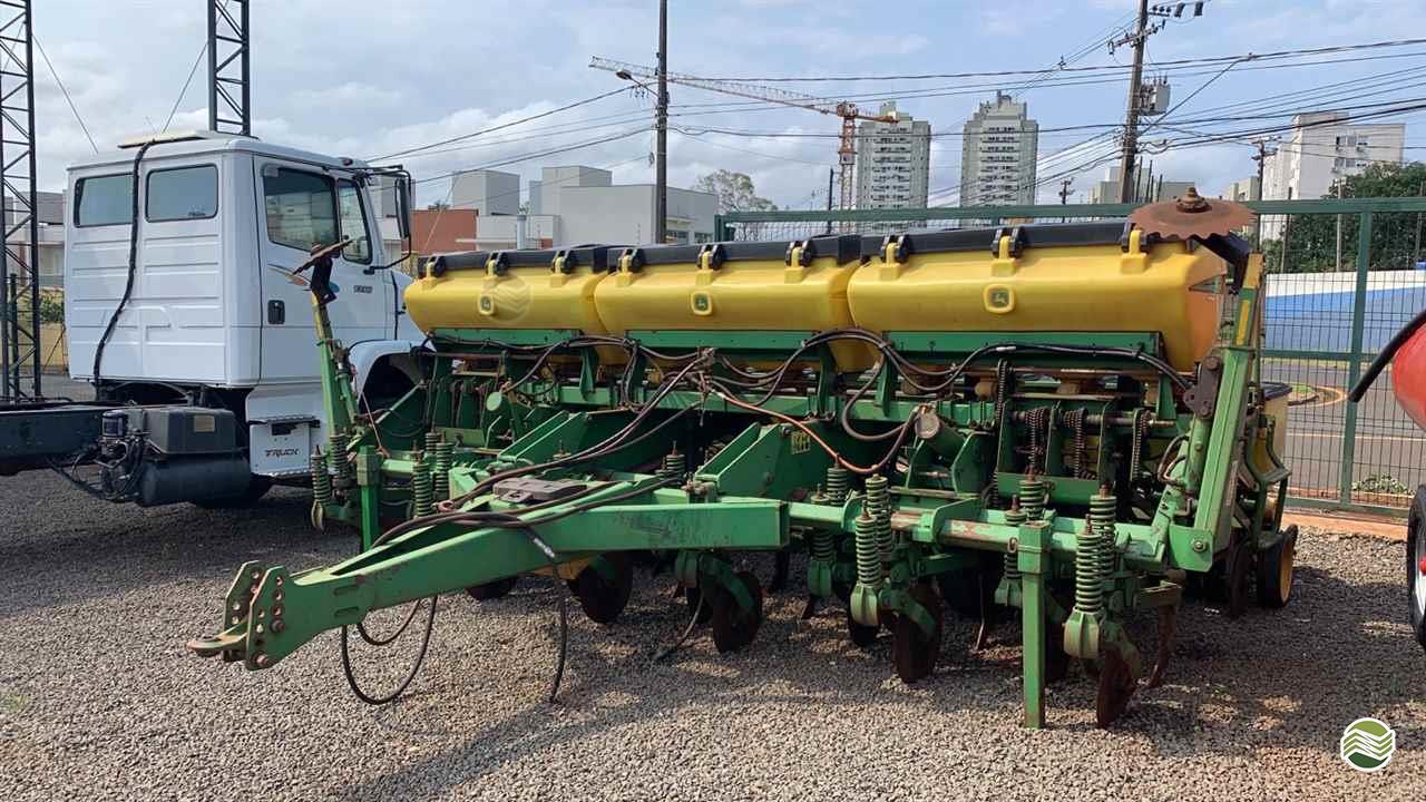PLANTADEIRA JOHN DEERE PLANTADEIRAS 1111 Top 100 Máquinas LONDRINA PARANÁ PR